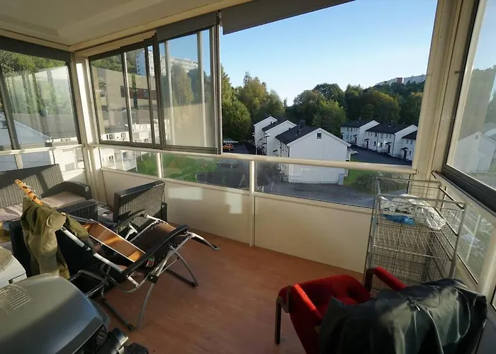 In Close To The Main 德拉门